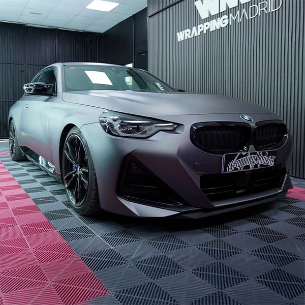 Wrapping BMW M2 en mate Dark Grey y detalles en color negro