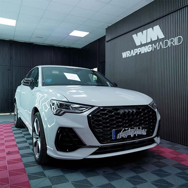 Vinilado Audi Q3 Blanco Satin Frozen y detalles en carbono