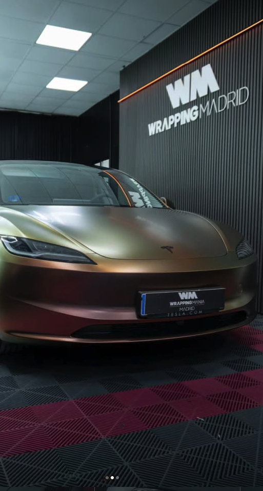 Tesla vinilado en marrón, resultado de un cambio de color con vinilo