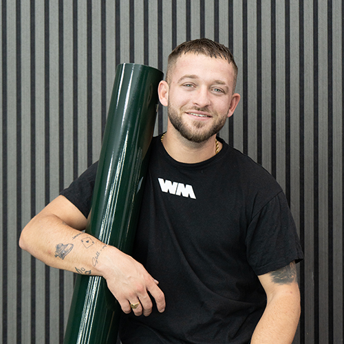 Christian, instalador del taller de WrappingMania en Getafe