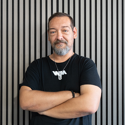 Jose, instalador del taller de WrappingMania en San Martín de la Vega
