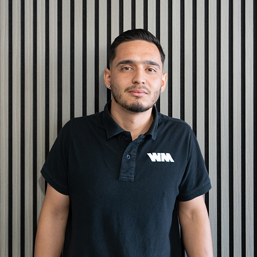 Juanes, instalador del taller de WrappingMania en Getafe