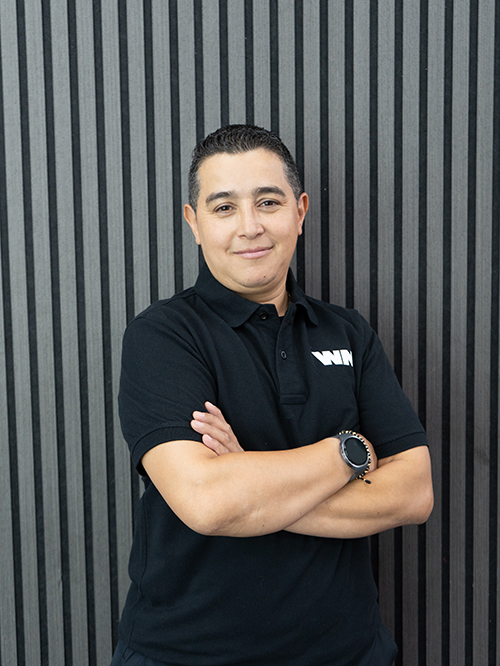 Rorro, instalador del taller de WrappingMania en San Martín de la Vega