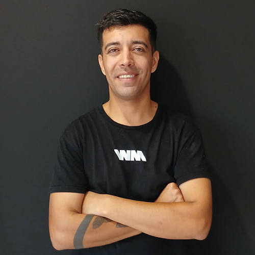 Rodrigo, instalador del taller de WrappingMania en Valencia